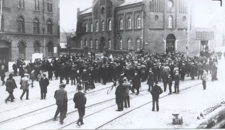 Arbejderbevægelsens historie, Del 7: Tilbageslag, generalstrejke i Randers og 1. SD-regering